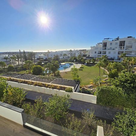Nice 2 Bedroom Bali Apartment With Sea Views تورّيفيِخا المظهر الخارجي الصورة