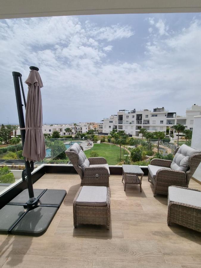 Nice 2 Bedroom Bali Apartment With Sea Views تورّيفيِخا المظهر الخارجي الصورة