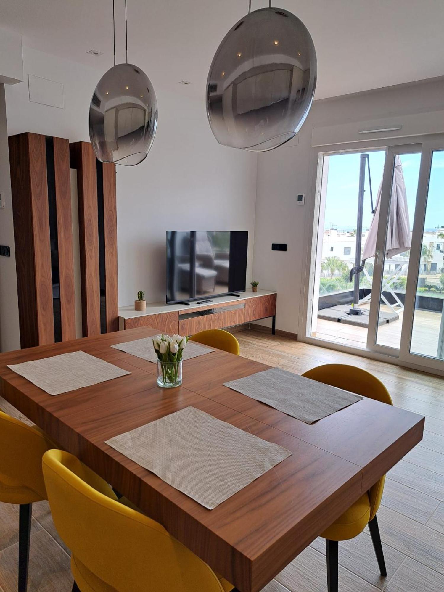 Nice 2 Bedroom Bali Apartment With Sea Views تورّيفيِخا المظهر الخارجي الصورة