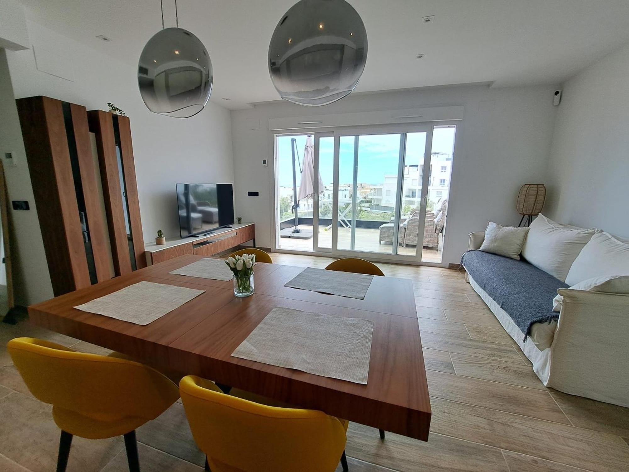 Nice 2 Bedroom Bali Apartment With Sea Views تورّيفيِخا المظهر الخارجي الصورة